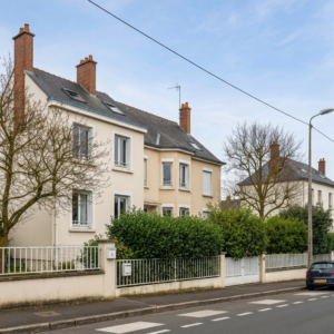 Vue extérieure du gymnase municipal de Saint-Germain-lès-Corbeil